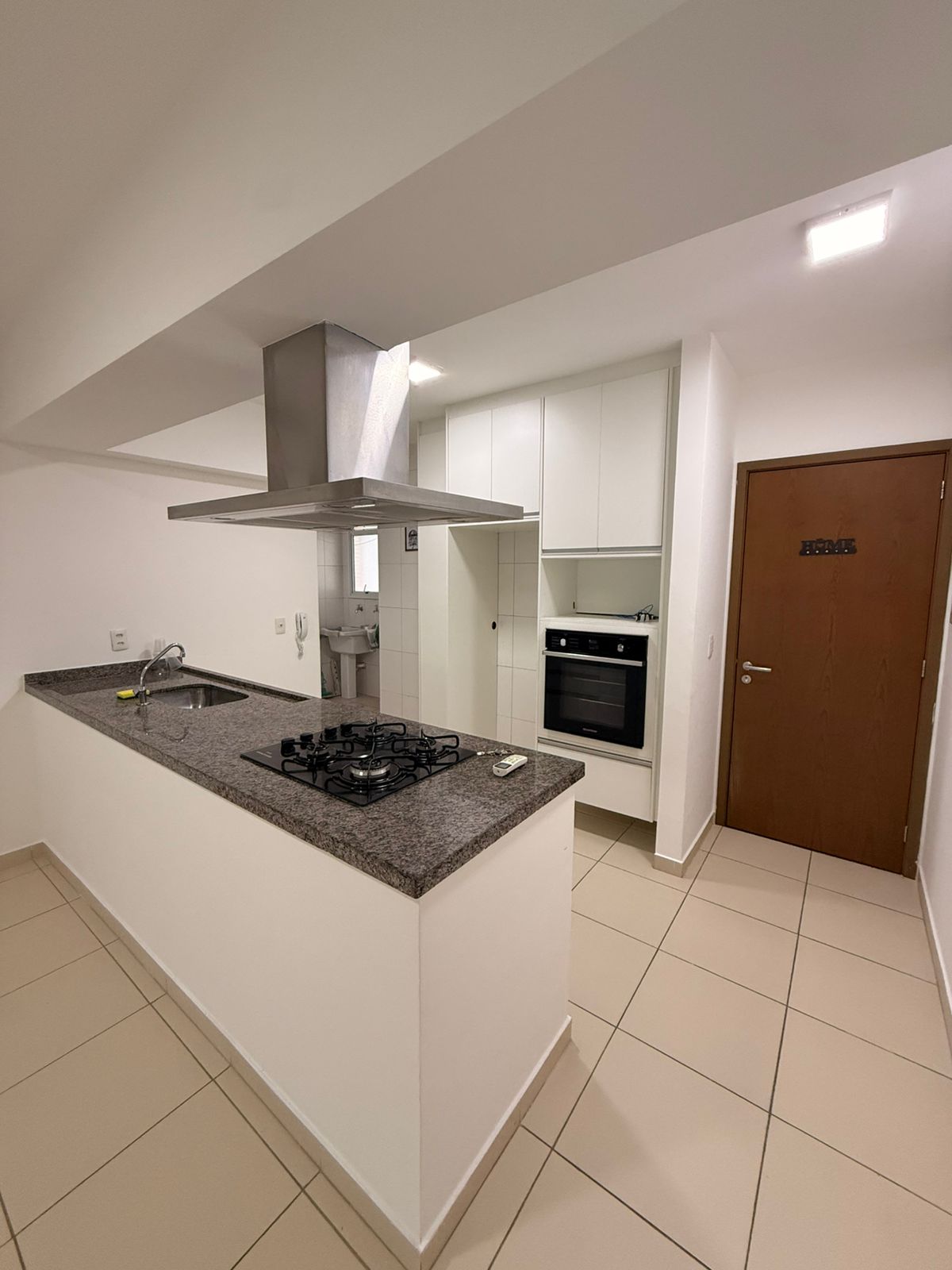 APARTAMENTO FRENTE MAR – GUILHERMINA – PRAIA GRANDE (Edifício Jardim do Mar.)